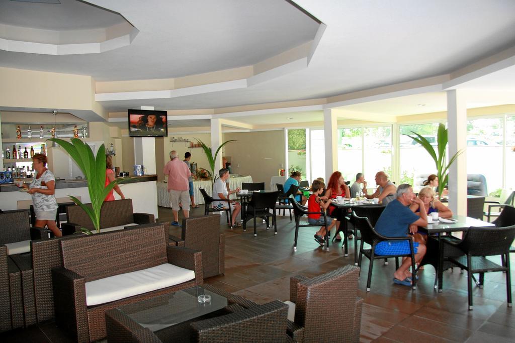 Hotel Lotos Kiten  Buitenkant foto