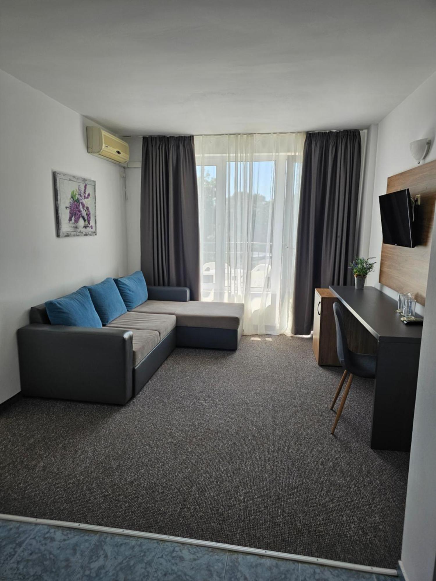 Hotel Lotos Kiten  Buitenkant foto