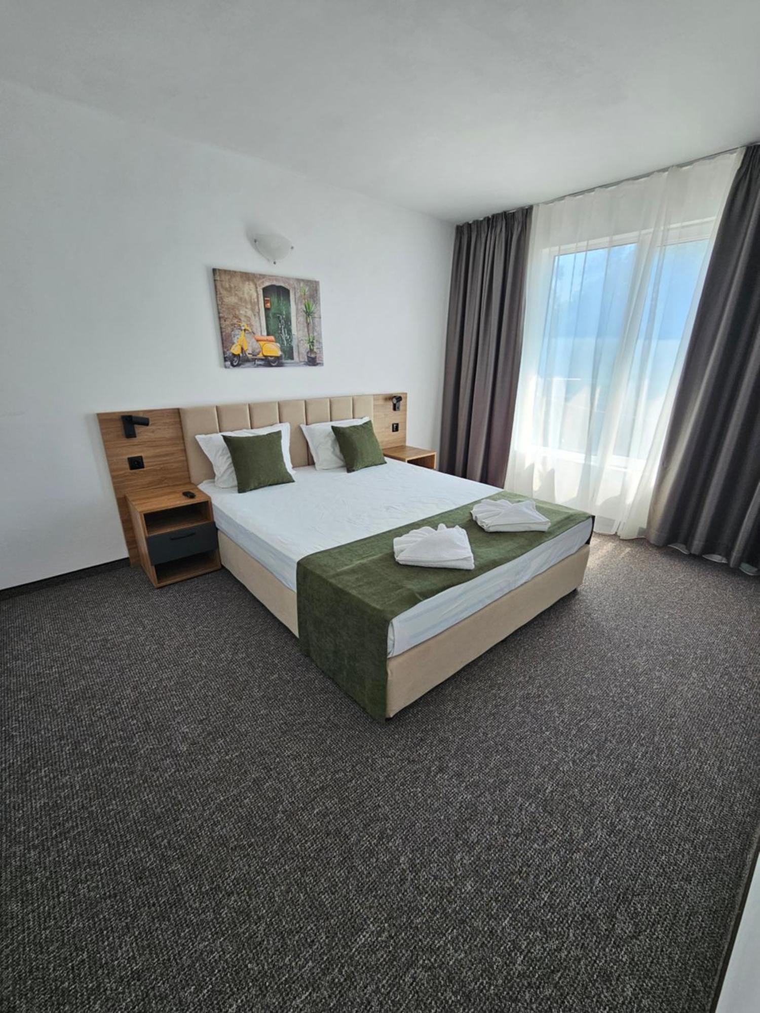Hotel Lotos Kiten  Buitenkant foto