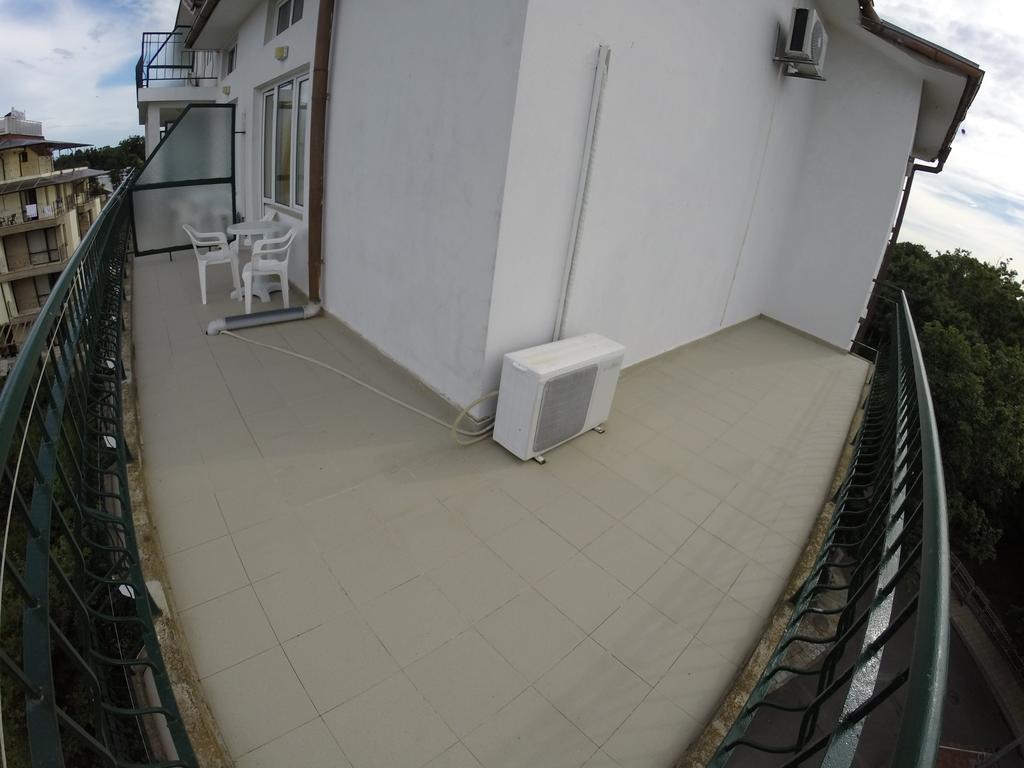 Hotel Lotos Kiten  Buitenkant foto